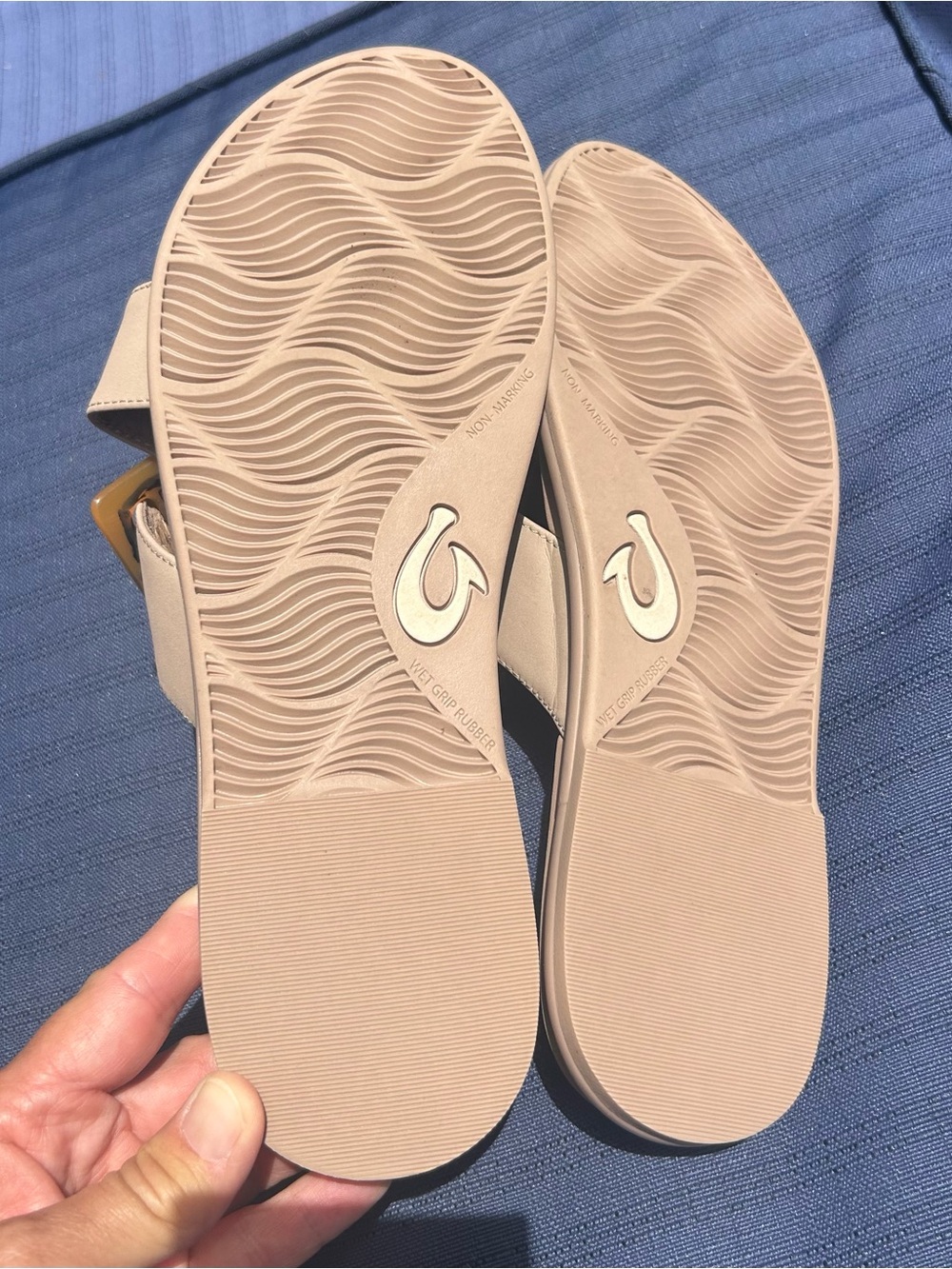 NWOT OluKai Women’s La'i Slide Taupe Sandals Size 9 - Picture 6 of 6